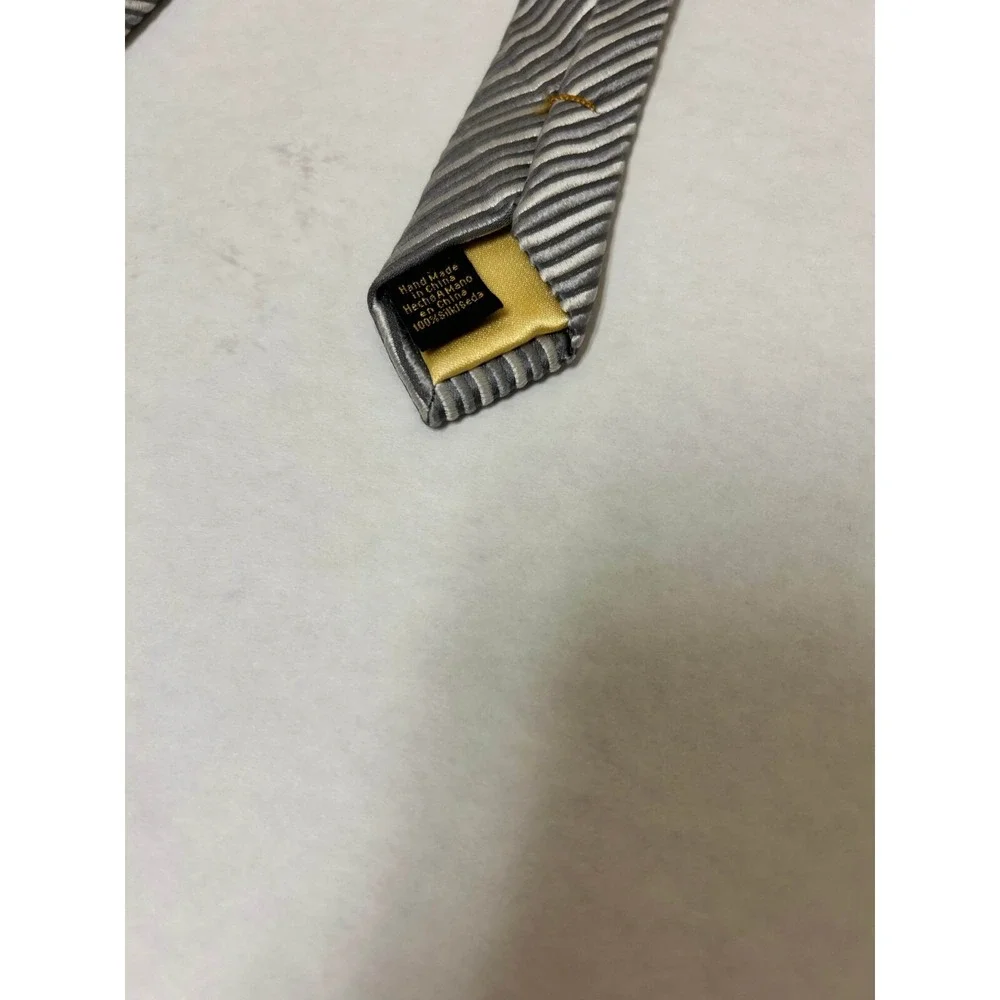 Donald J. Trump Signature Necktie Men's One Size Silver Striped‎ 100% Silk Logo